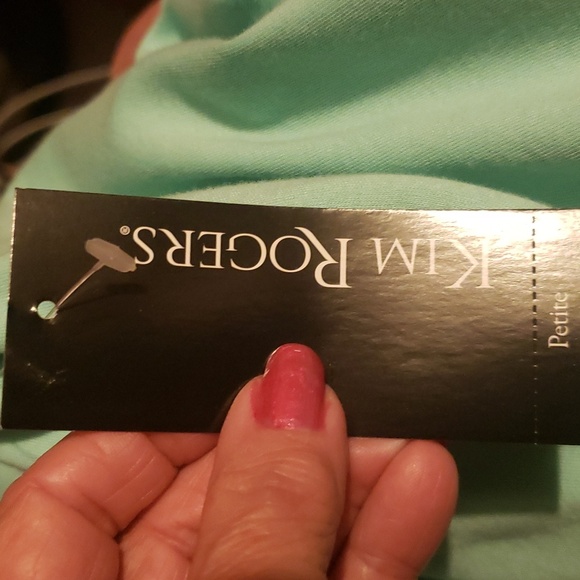 Kim Roger's Lady's V-Neck 3/4 Sleeved with Beautiful Lace Shoulders - Picture 8 of 10